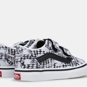 ISO vans x molo in 6 6.5 or 7 toddler and 10.5 or 11 little kid or size